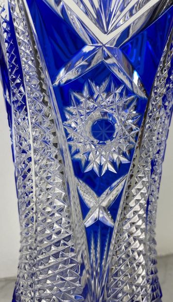 Vase en cristal Dans le goût du Val Saint-Lambert
Vase...