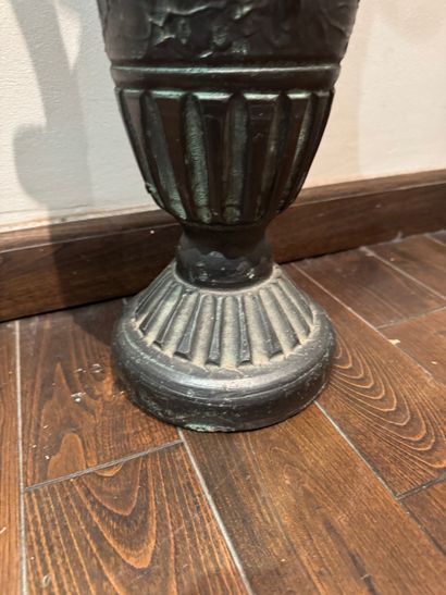 Colonne décorative égyptisante avec tête...