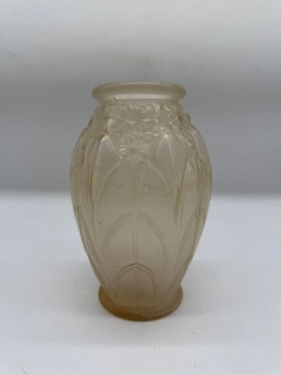 Molded, satin-finished glass vase - Art Deco...