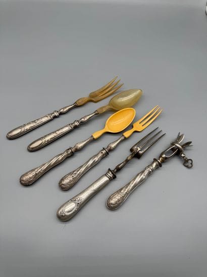 Set of 6 pieces of 800/1000 silver cutlery...