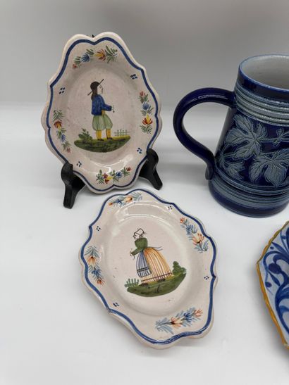 Set of European ceramics, 20th century
Includes:
-...