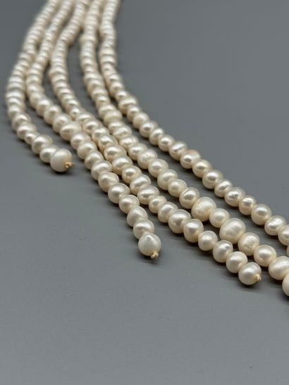 ART DECO-STYLE LONG NECKLACE WITH FRESHWATER...