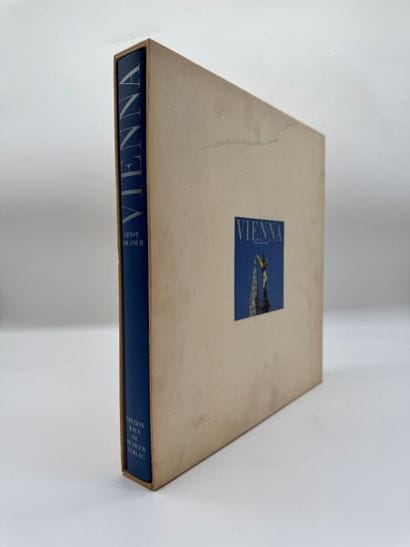 Vienna d'Ernst Hausner (né en 1936)
Consacré...