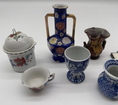 DECORATIVE ARTS 20TH CENTURY
Set of eight...