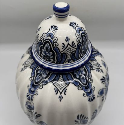 Delfia (20th century) - Large baluster vase...