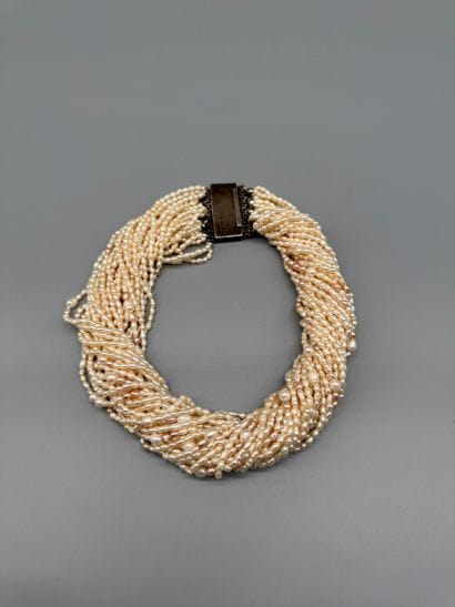 DRAPED NECKLACE MADE OF FRESHWATER CULTURED...