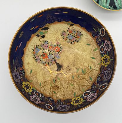 Trois pièces de céramique décorative - Nippon,...