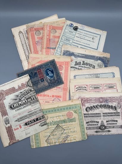 Set of bearer bonds.
Included is a 1,000-crown...