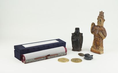 ASIE, XXème siècle
Réunion de divers objets...