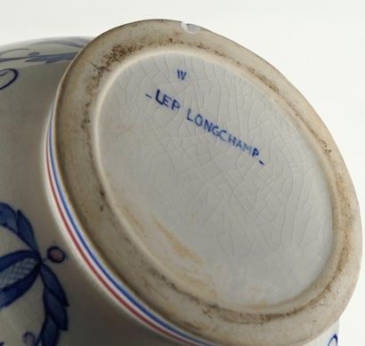 Réunion de céramiques, comprenant : potiche...