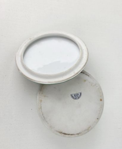 Réunion de céramiques comprenant plat ovale...