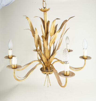 JANSEN, dans le goût de
Lustre en métal doré...