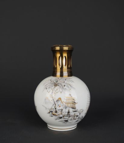 LIMOGES, Charles AHRENFELDT
Lampe berger...