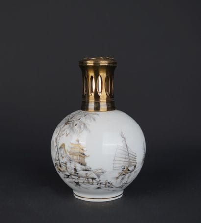 LIMOGES, Charles AHRENFELDT
Lampe berger...