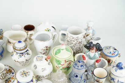 Collection de moutardiers principalement...