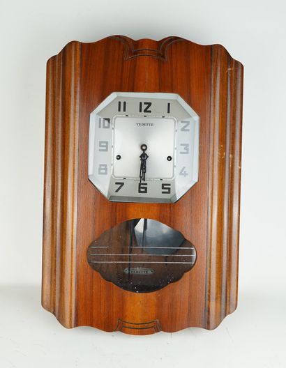VEDETTE
Carillon à caisse en bois
8 marteaux...