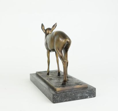 Biche en régule doré
Sur une base en marbre
Première...