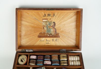 [Marqueterie de paille]
Boîte de petits travaux...