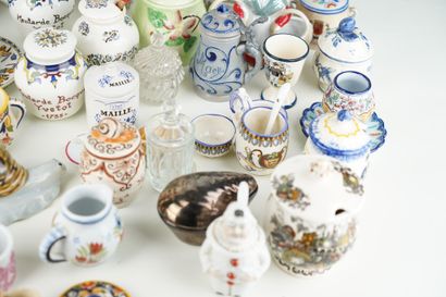 Collection de moutardiers principalement...