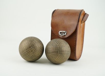 Paire de boules de pétanque lyonnaise
Dans...