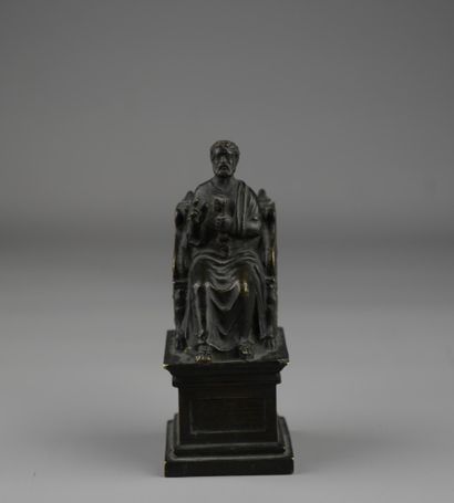 Saint Pierre bénissant en bronze patiné
H...