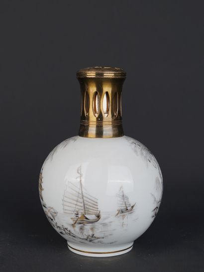 LIMOGES, Charles AHRENFELDT
Lampe berger...