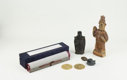 ASIE, XXème siècle
Réunion de divers objets...