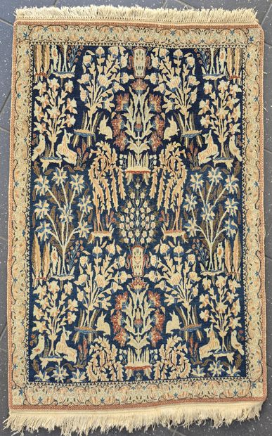 PERSE
NAIN
Tapis en laine et soie à riche...