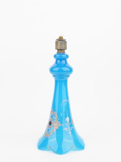 BOHEME pour l'Orient
Tulipe en opaline bleue...