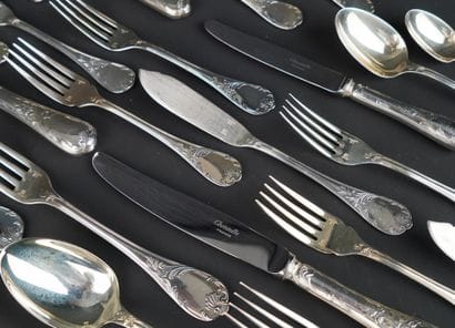 CHRISTOFLE
Importante ménagère de 125 pièces...