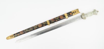 Rare épée droite d’apparat dite Jian (劍)....