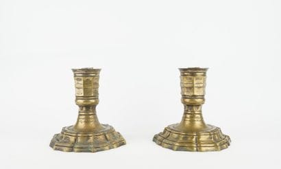 Paire de bases de photophores en bronze anciennement...