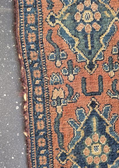 PERSE
SENNEH
Tapis en laine à décor de Boteh...