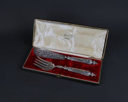 Couvert de service à poisson en argent fourré...