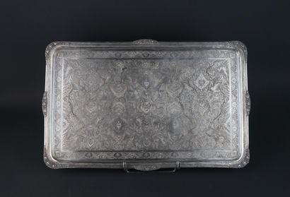 IRAN
Plateau en argent 800°/00 à riche décor...