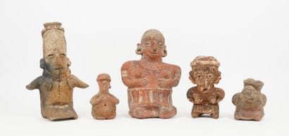 Lot de cinq statuettes en terre cuite.
Mexique
Epoque...