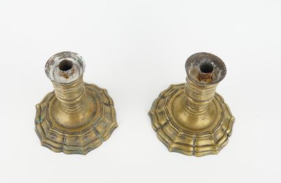 Paire de bases de photophores en bronze anciennement...