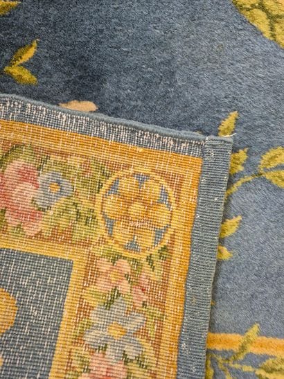 SAVONNERIE, dans le goût
Tapis en laine à...