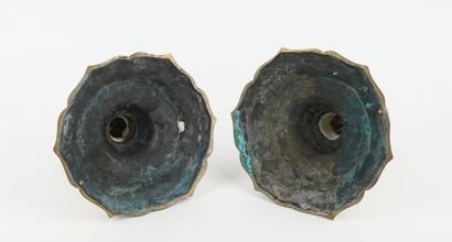 Paire de bases de photophores en bronze anciennement...