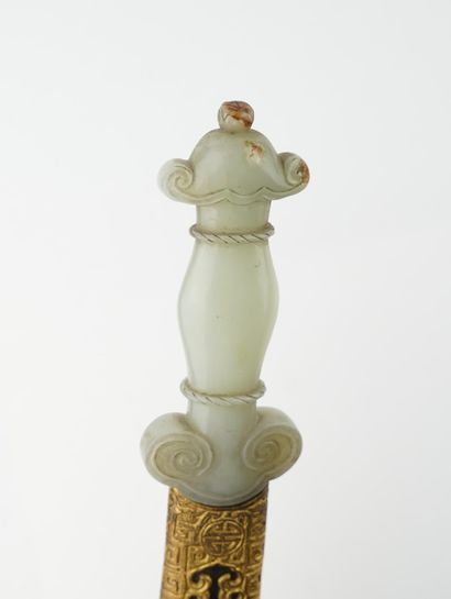 Rare épée droite d’apparat dite Jian (劍)....