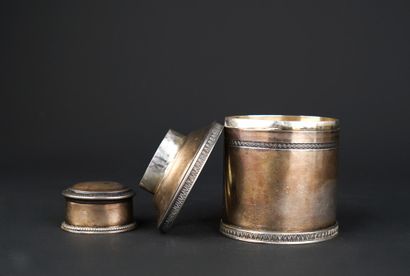 Boîte à thé en argent 950°/00
Décor de frises...