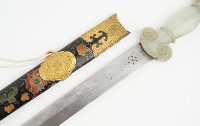 Rare épée droite d’apparat dite Jian (劍)....