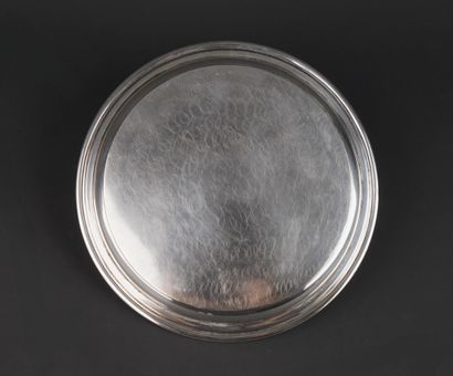 Assiette ronde en argent 800°/00
Monogrammée...