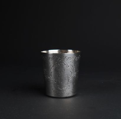 Timbale en argent 950°/00 à décor de peignées...