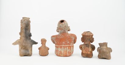 Lot de cinq statuettes en terre cuite.
Mexique
Epoque...