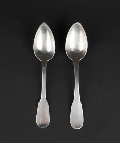 Suite de deux cuillères en argent 950°/00,...