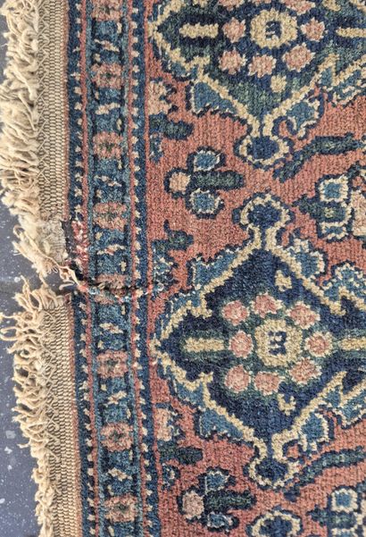 PERSE
SENNEH
Tapis en laine à décor de Boteh...