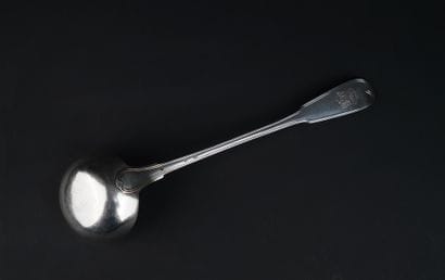 Louche en argent 950°/00, modèle filets
Poinçon...