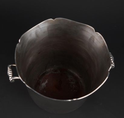 ERCUIS
Seau à champagne en métal argenté
Col...