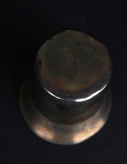Timbale en argent 950°/00 à col évasé strié
Poinçon...